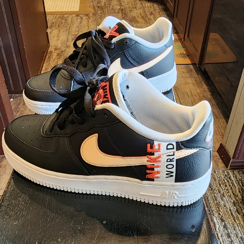 Nike World black AF1